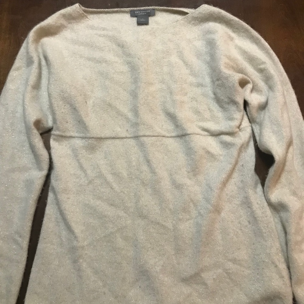 LAST CHANCE TO BUY!! Ann Taylor Cashmere Sweater size Small!